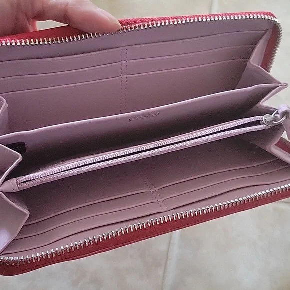 COACH RED PATENT LEATHER Zip Around Wallet- Rare - Picture 4 of 13